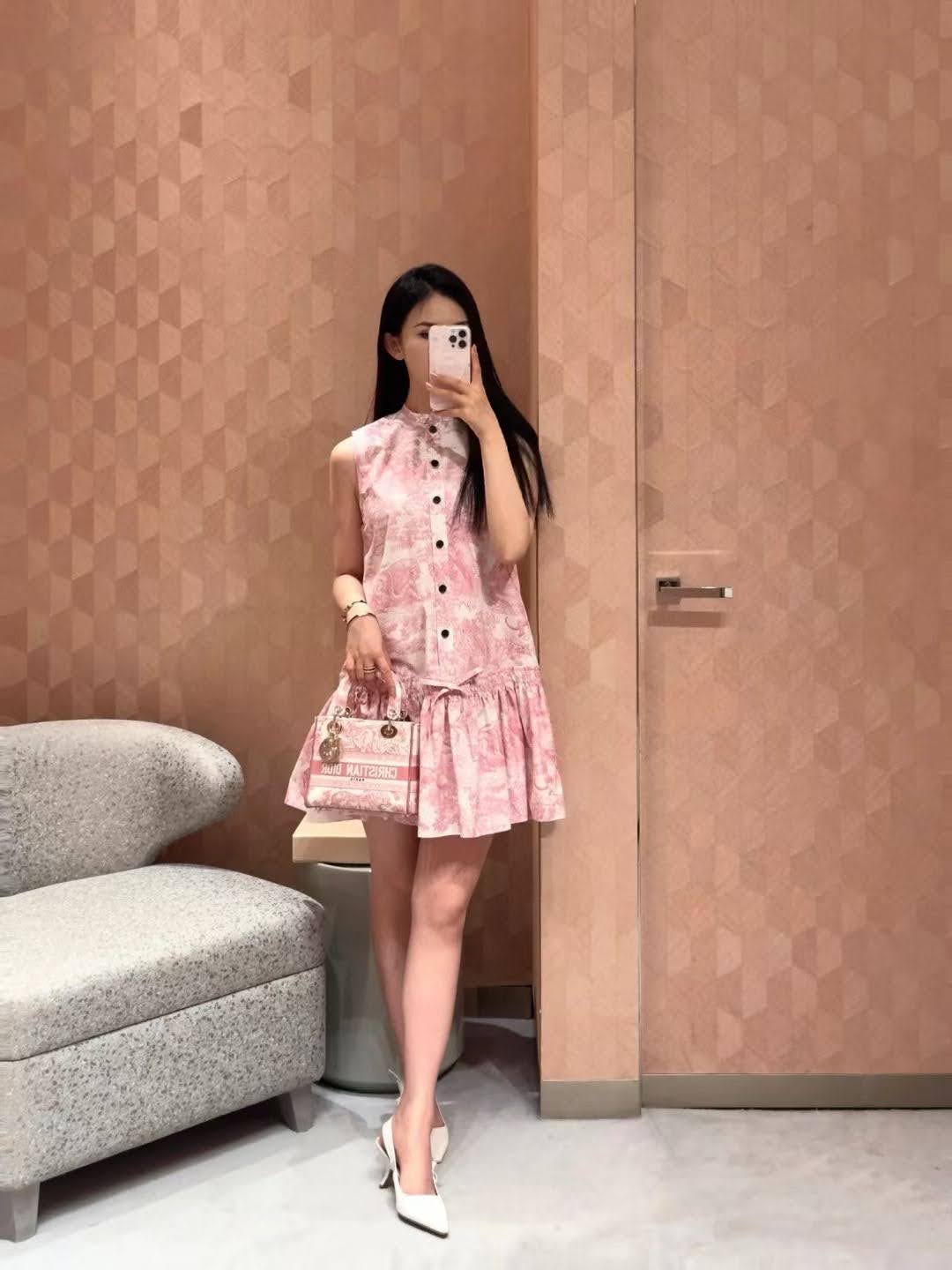 เสื้อสตรี