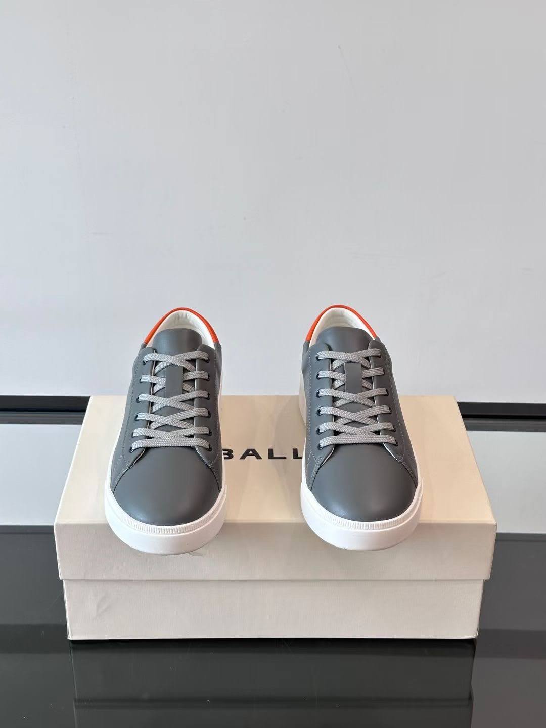 รองเท้าชาย เรียบหรู